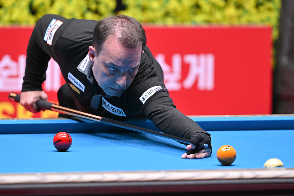 다니엘 산체스(에스와이)는 김재근(크라운해태)에게 세트 막판 연달아 역전에 성공하며 월드챔피언십 데뷔전을 3-0 승리로 장식했다.