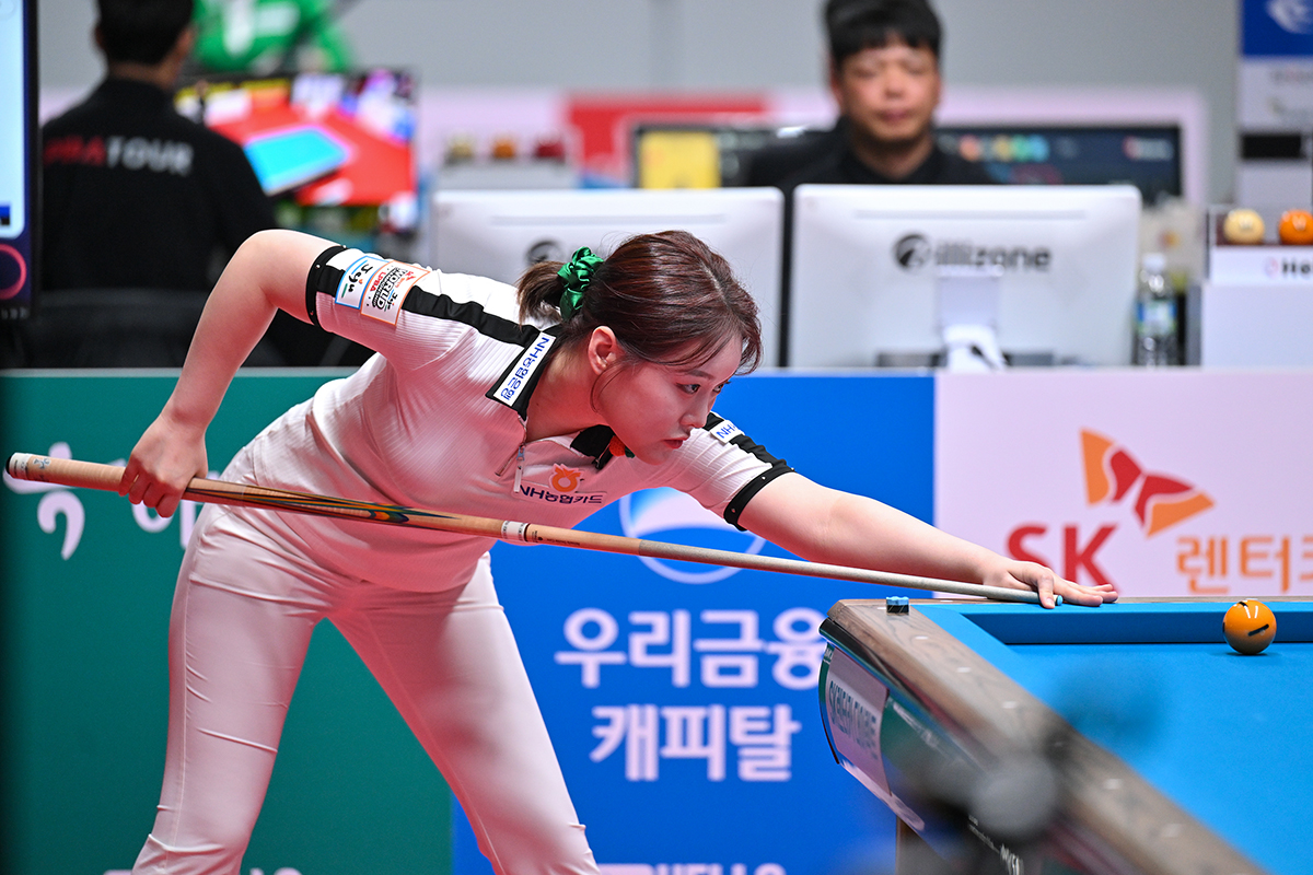 첫 경기에서 한 세트를 따낸 김보미(NH농협카드)는 두 번째 최혜미(웰컴저축은행)와의 경기를 2-0으로 승리할 경우 마지막 김민아(NH농협카드)를 2-0으로 이기면 16강 진출 가능성이 열려 있다.