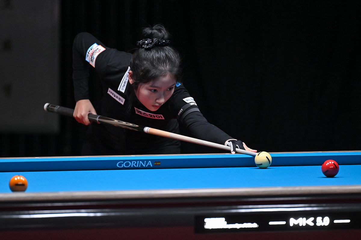 한지은이 2승을 거둔 다음 열린 권발해(에스와이) 대 이우경의 승부에서 권발해가 패하면서 한지은의 16강 진출이 확정됐다.