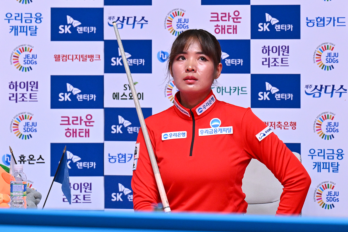 스롱 피아비(우리금융캐피탈)가 일본의 히가시우치 나쓰미를 꺾고 월드챔피언십 16강행 불씨를 살렸다.  사진=PBA 제공