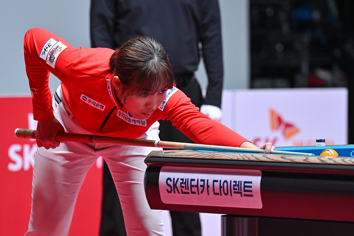 1승 1패가 된 스롱은 13일 조별리그 마지막 경기에서 김민영에게 승리하고, 히가시우치가 정수빈에게 패하면 16강 진출이 확정된다. 