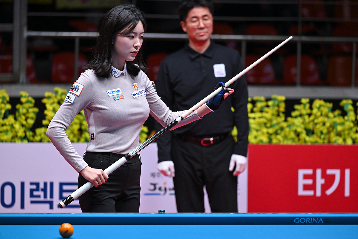 정수빈(NH농협카드)은 스롱이 김민영에게 2-1로 승리를 거두면서 최소 2위 자리를 확보해 첫 월드챔피언십에서 16강 진출에 성공했다. 