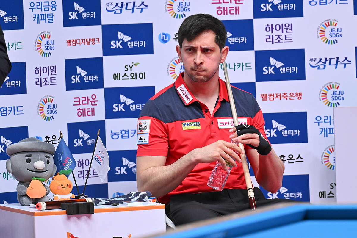 첫 경기에서 박기호에게 2-3으로 져 16강행 적신호가 켜졌던 마르티네스는 3차전을 최성원에게 1-3으로 패하며 16강 진출에 실패했다. 