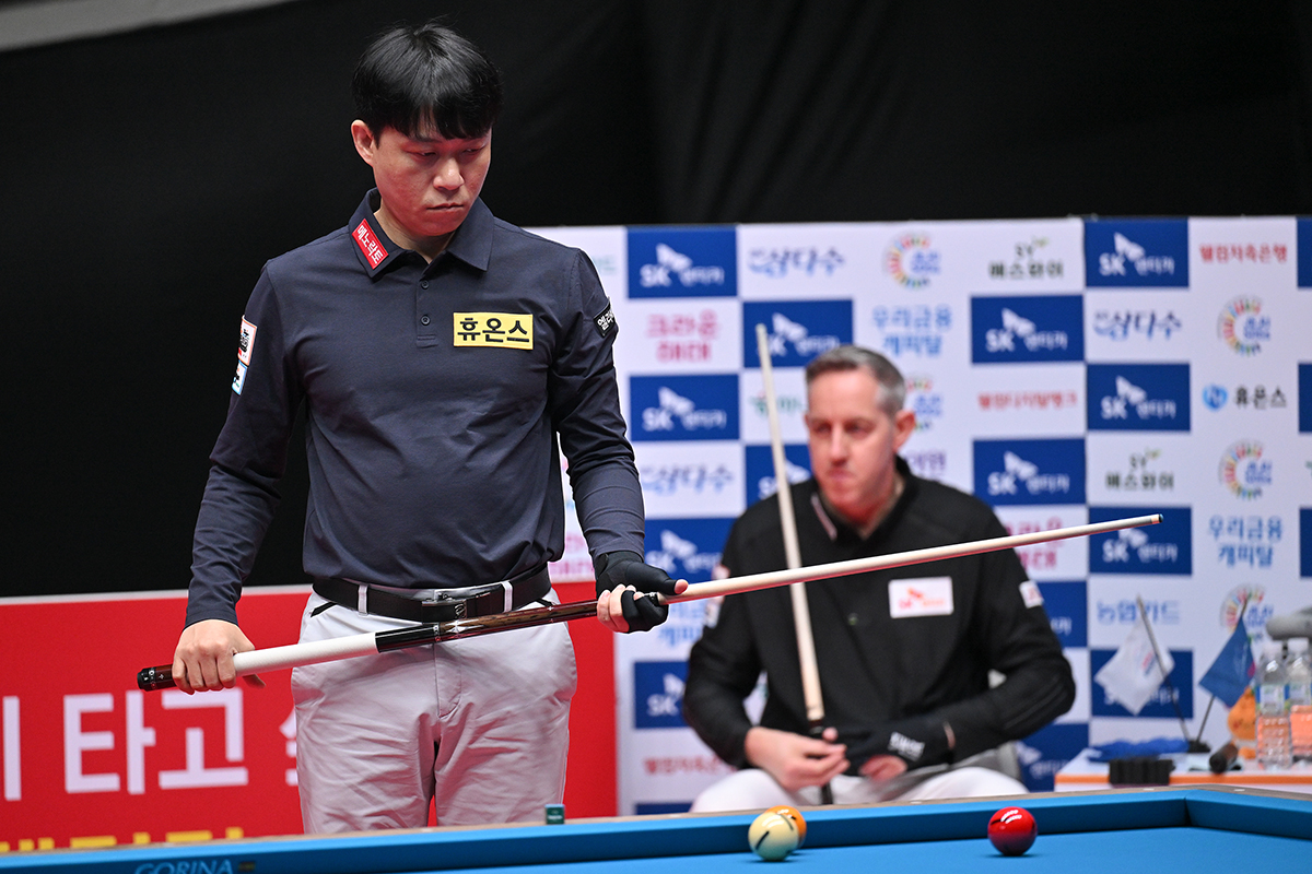 최성원은 첫 경기에서 에디 레펀스(SK렌터카)에게 0-3으로 져 출발이 불안했으나, 이후 박기호와 마르티네스를 꺾으며 2승 1패로 첫 16강 진출을 달성했다.