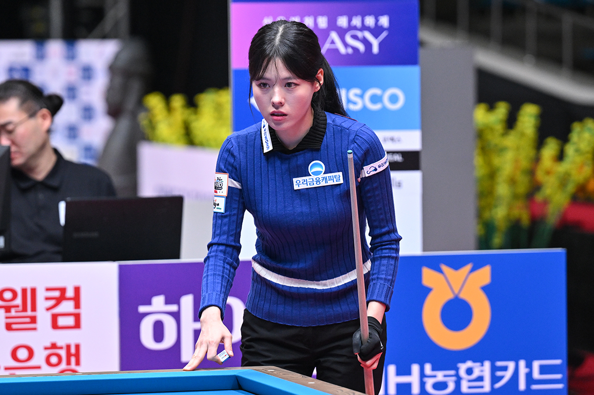 LPBA 월드챔피언십 B조는 4명 모두 1승 1패가 되면서 마지막 날 경기에서 승리하는 두 명의 선수가 16강에 올라간다. 사진은 우승 후보 김세연(휴온스)을 꺾고 1승 1패가 된 서한솔(우리금융캐피탈).  사진=PBA 제공