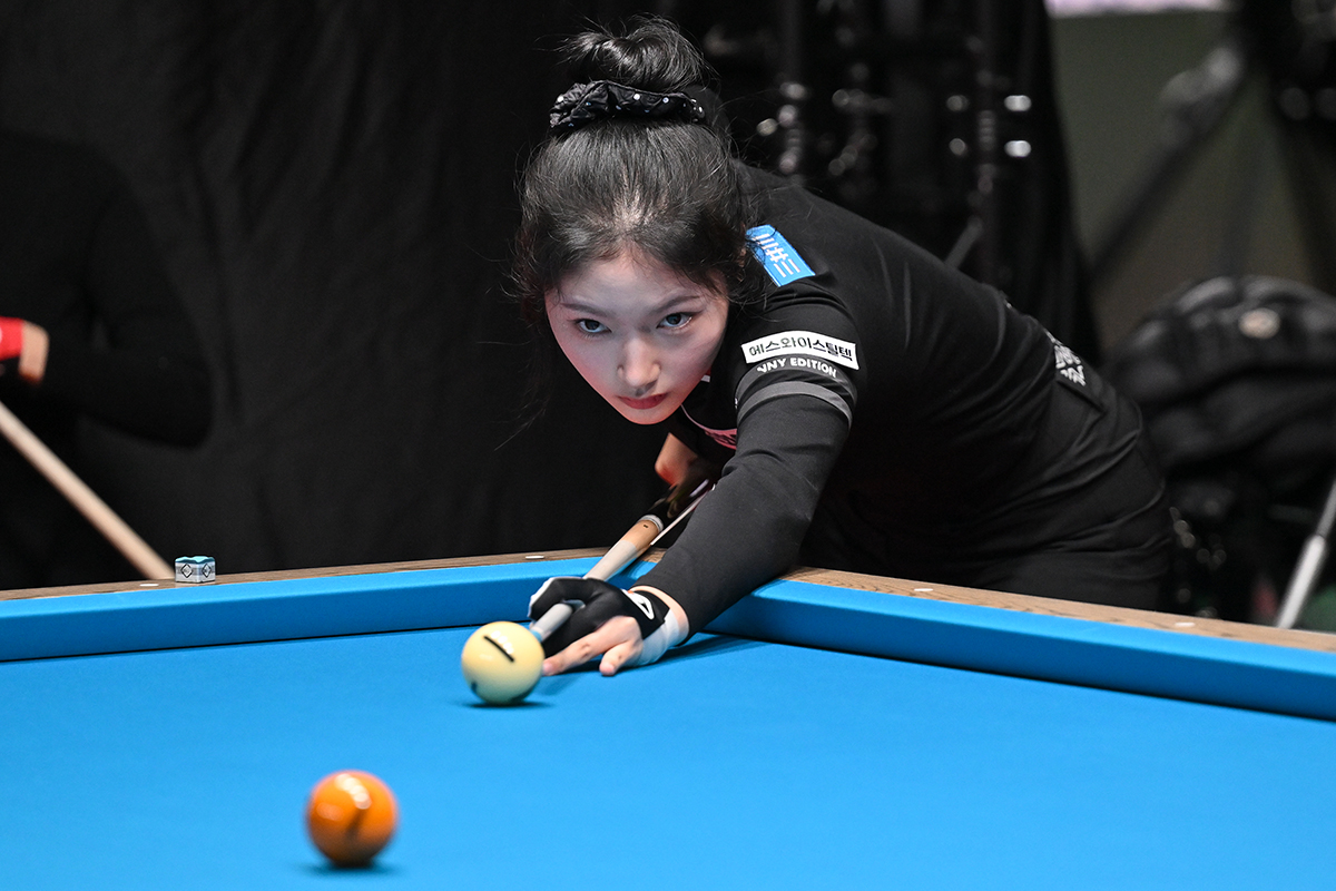 여자 프로당구 LPBA 월드챔피언십 8강에서 한지은(에스와이·왼쪽)과 김상아(오른쪽)가 8강에 올라 준결승 진출을 다툰다.  사진=PBA 제공