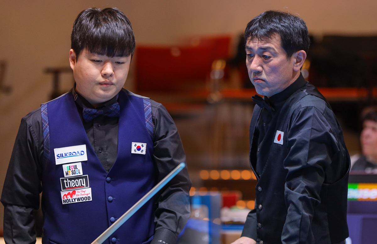 한국과 일본의 8강 진출 운명이 걸린 '한일전'이 14일 밤 10시에 시작한다. 이 경기에서는 2024년 세계챔피언 조명우(왼쪽)와 2007년 세계챔피언 우메다 류지(오른쪽)가 세기의 대결을 벌이며, SOOP에서 생중계로 시청할 수 있다.  사진=SOOP 제공