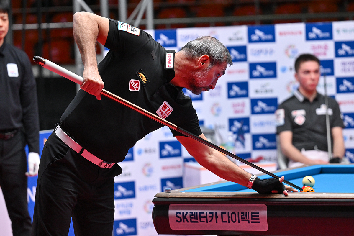 사이그너는 이번 대회 조별리그에서 무려 42살 어린 부라크 하샤시(하이원리조트)를 애버리지 2.111의 맹타를 앞세워 3-1로 꺾었다.