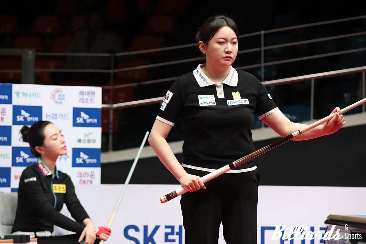 김민아(NH농협카드)는 8강에서 차유람(휴온스)을 꺾고 첫 월챔 준결승에 진출했다.