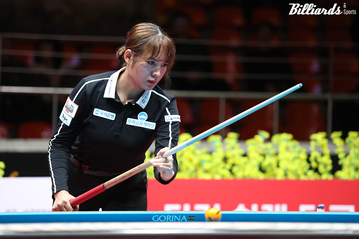 스롱 피아비(우리금융캐피탈)는 세트스코어 0-2에서 3-2로 극적인 역전승을 거두고 준결승에 진출했다.