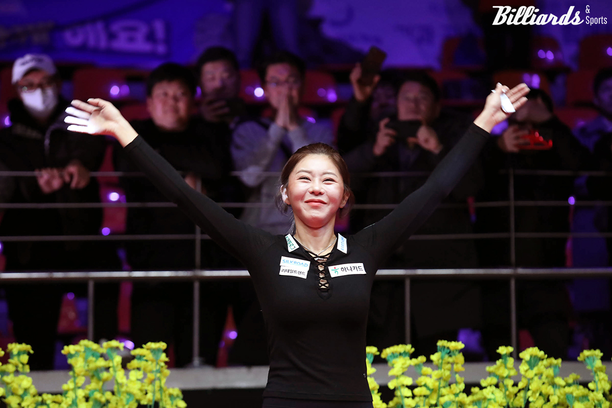 '당구 여제' 김가영(하나카드)은 이번 24-25시즌에 LPBA 투어를 7회 연속 우승하며 통산 14승을 달성했다. 14승 중 13승은 종합애버리지(G.A)가 1점 이상이었고, 단일 경기가 아닌 대회 종합애버리지를 1점대 이상으로 우승한 선수는 LPBA에 몇 명 없다. 그 기록에 김가영은 무려 13번이나 이름을 올렸다.  사진=제주/이용휘 기자