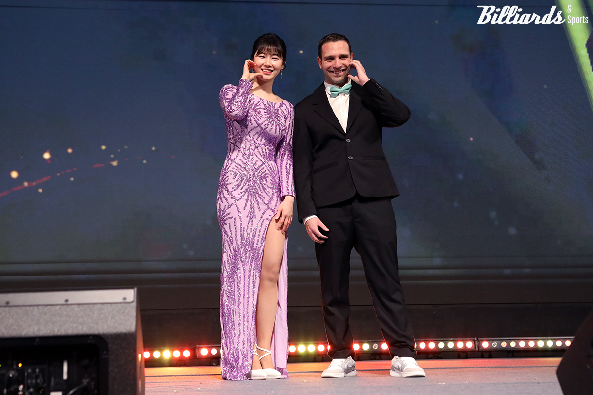 베스트드레서상을 받은 이미래(하이원리조트)와 하비에르 팔라손(휴온스).