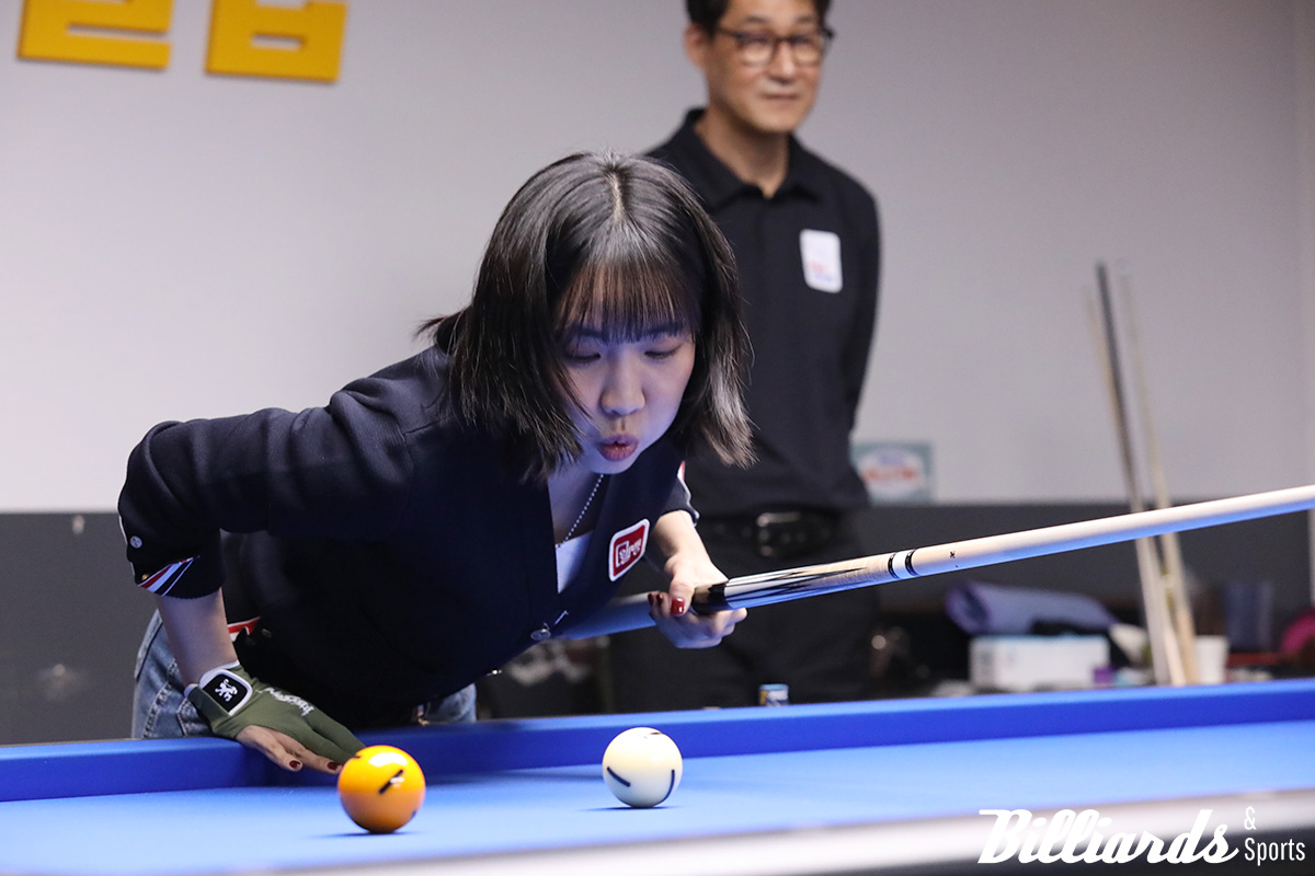 입으로 바람을 불어서라도 득점하겠다는 의지의 최혜미