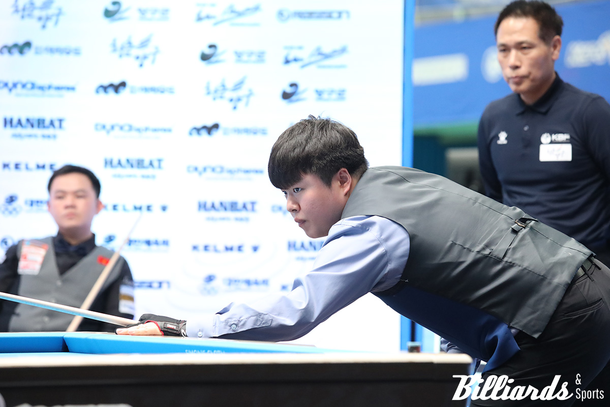 24:44로 뒤쳐진 조명우가 추격을 벌이고 있다.