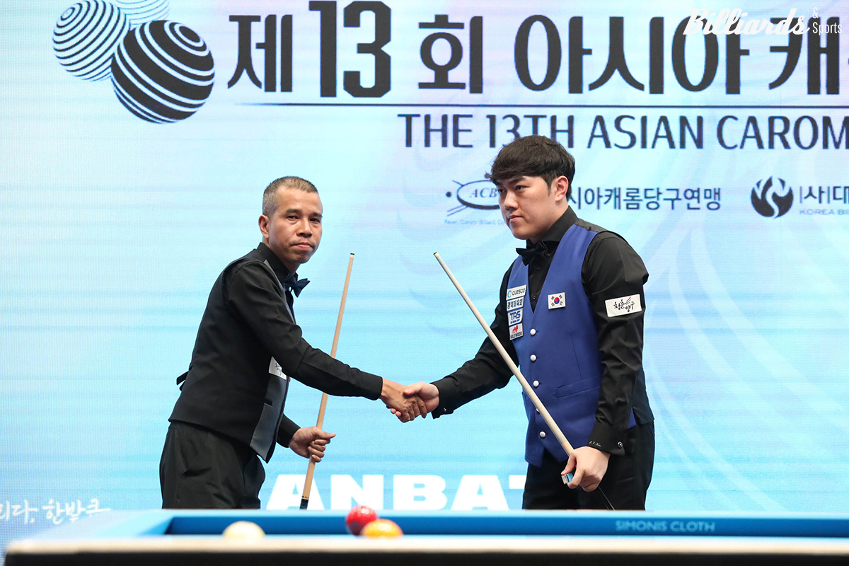 준결승에서 쩐뀌엣찌엔을 꺾고 악수를 나누는 김준태.