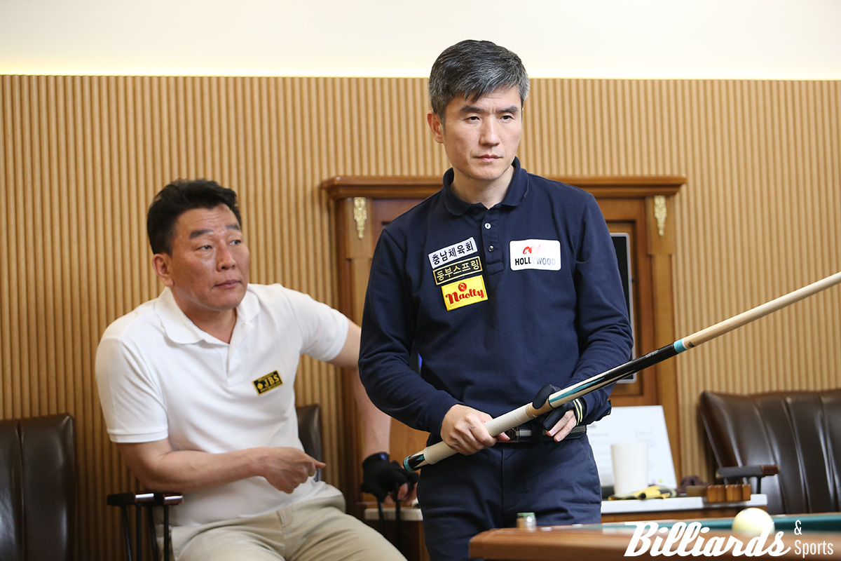 최종 결선에서 김광현과 대결 중인 강자인.