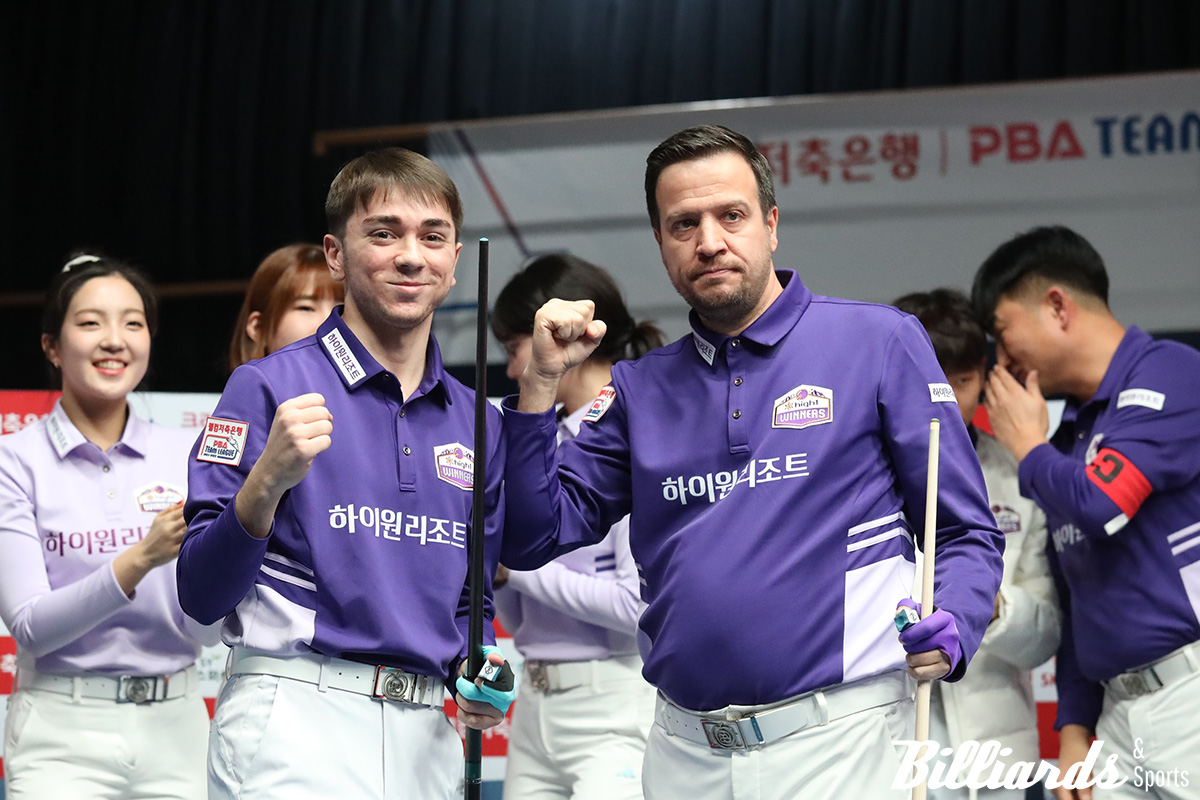 남자 복식에서 부라크 햐샤시(좌)와 호흡을 맞춰 승리한 륏피 체네트(우). 