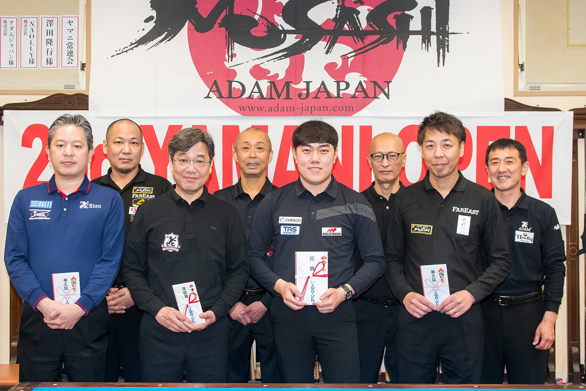 입상자들. 뒺줄 왼쪽부터 미야시타 타카오, 후나키 코지, 오노테라 켄요, 우메다 류지. 앞줄 왼쪽부터 다케시마 오, 모리 요이치로, 김준태, 스즈키 다카시