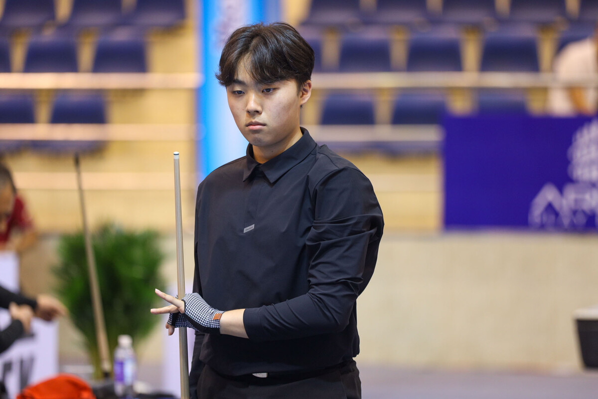 양승모(16)는 첫 경기에서 '3쿠션 세계챔피언' 출신 우메다 류지(일본)에게 1점 차의 분패를 당해 아쉽게 L조 2위로 탈락했다.