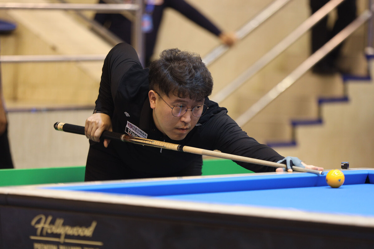 한국의 황봉주(시흥체육회)가 24일 열린 '호찌민 3쿠션 당구월드컵'에서 처음으로 3쿠션 당구월드컵 준결승에 진출했다.  사진=SOOP 제공
