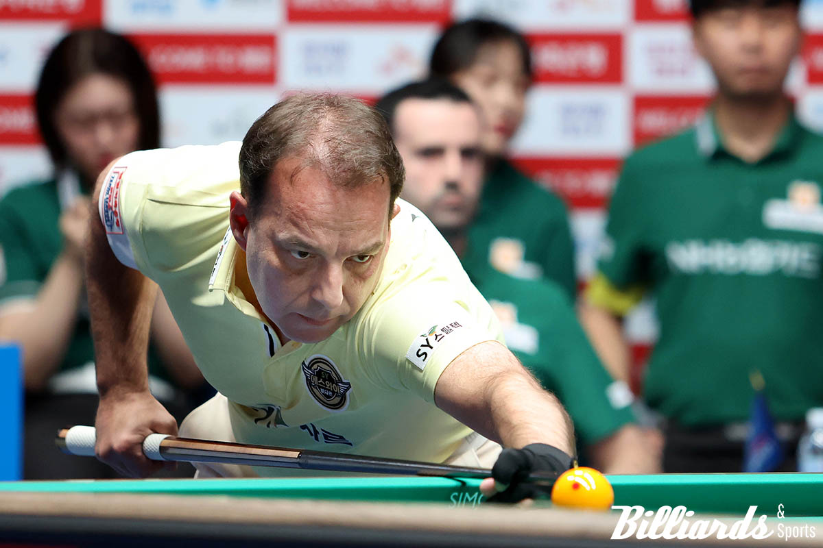 두 시즌 동안 에스와이의 유니폼을 입은 다니엘 산체스는 이번 시즌 웰컴젖축은행 유니폼을 입고 PBA 팀리그에서 뛴다.