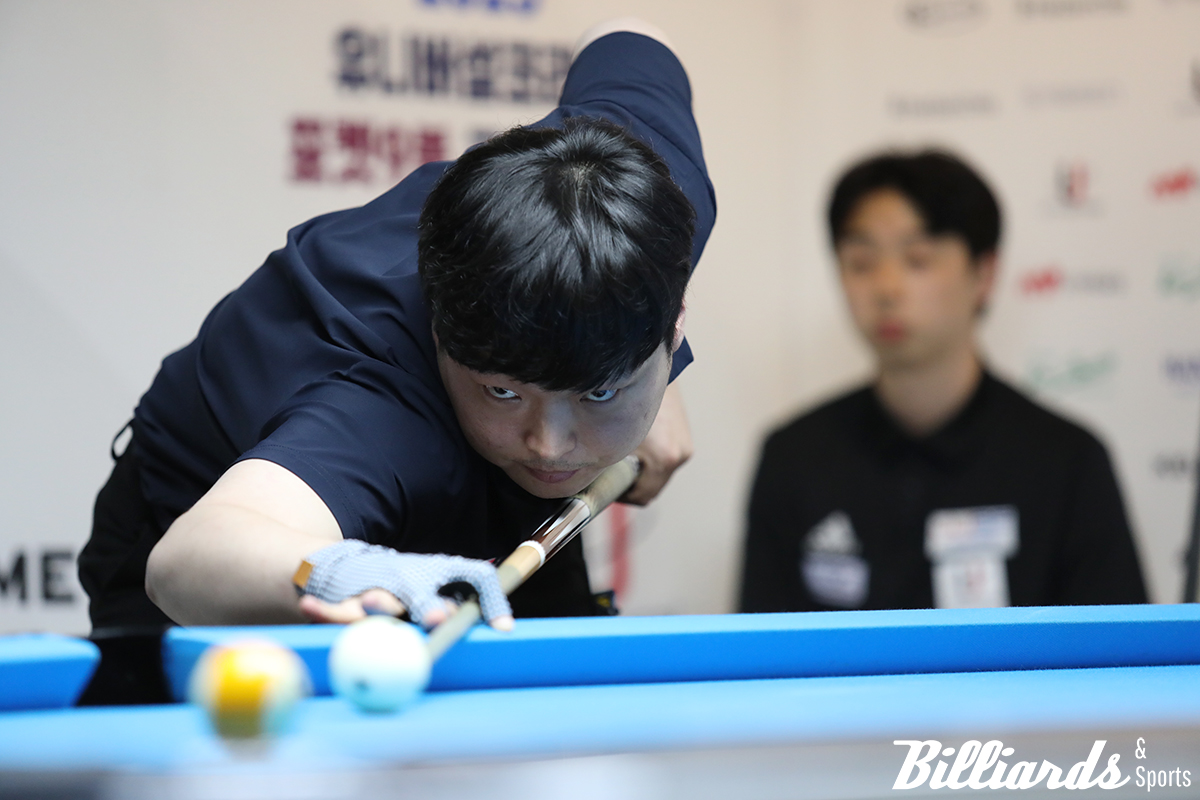 결승전에서 현웅규와 대결 중인 김수웅.