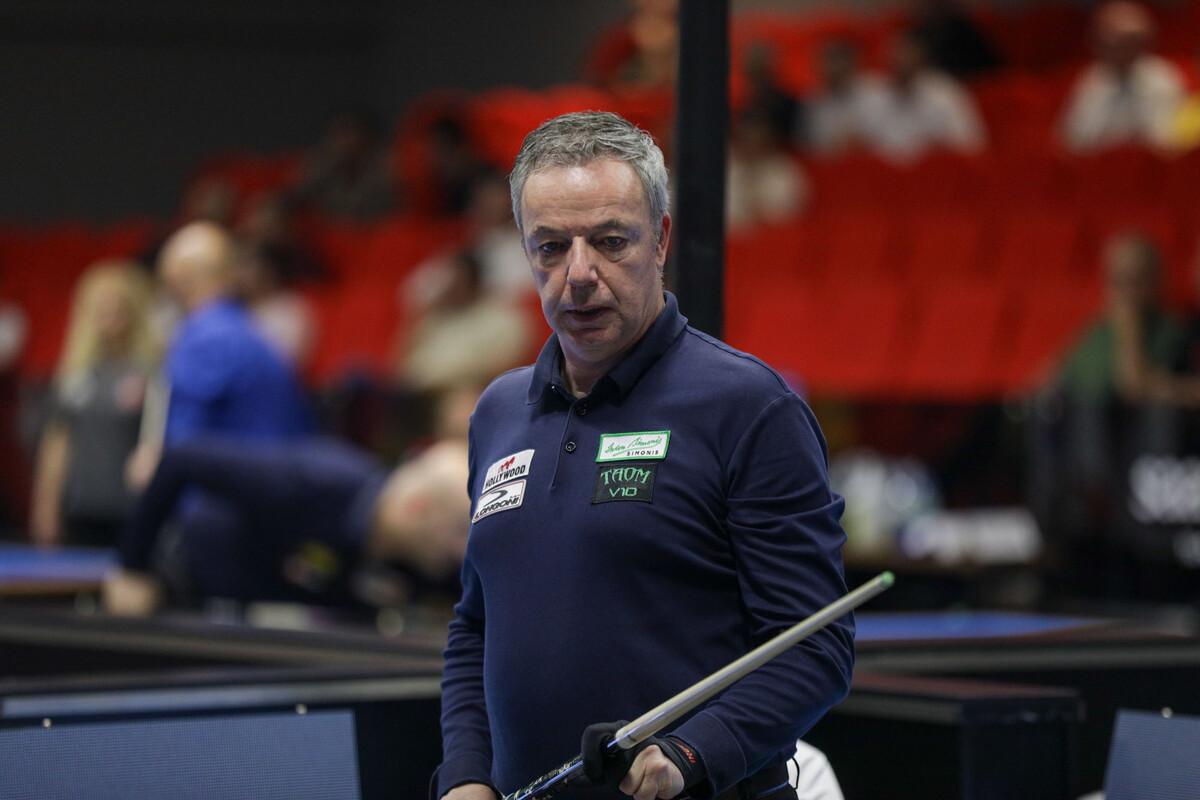 딕 야스퍼스(네덜란드)는 이날 1승 2패로 부진하며 6년 만에 조별리그 탈락 위기에 놓였다가 기사회생해 16강에서 조명우와 만나게 됐다.