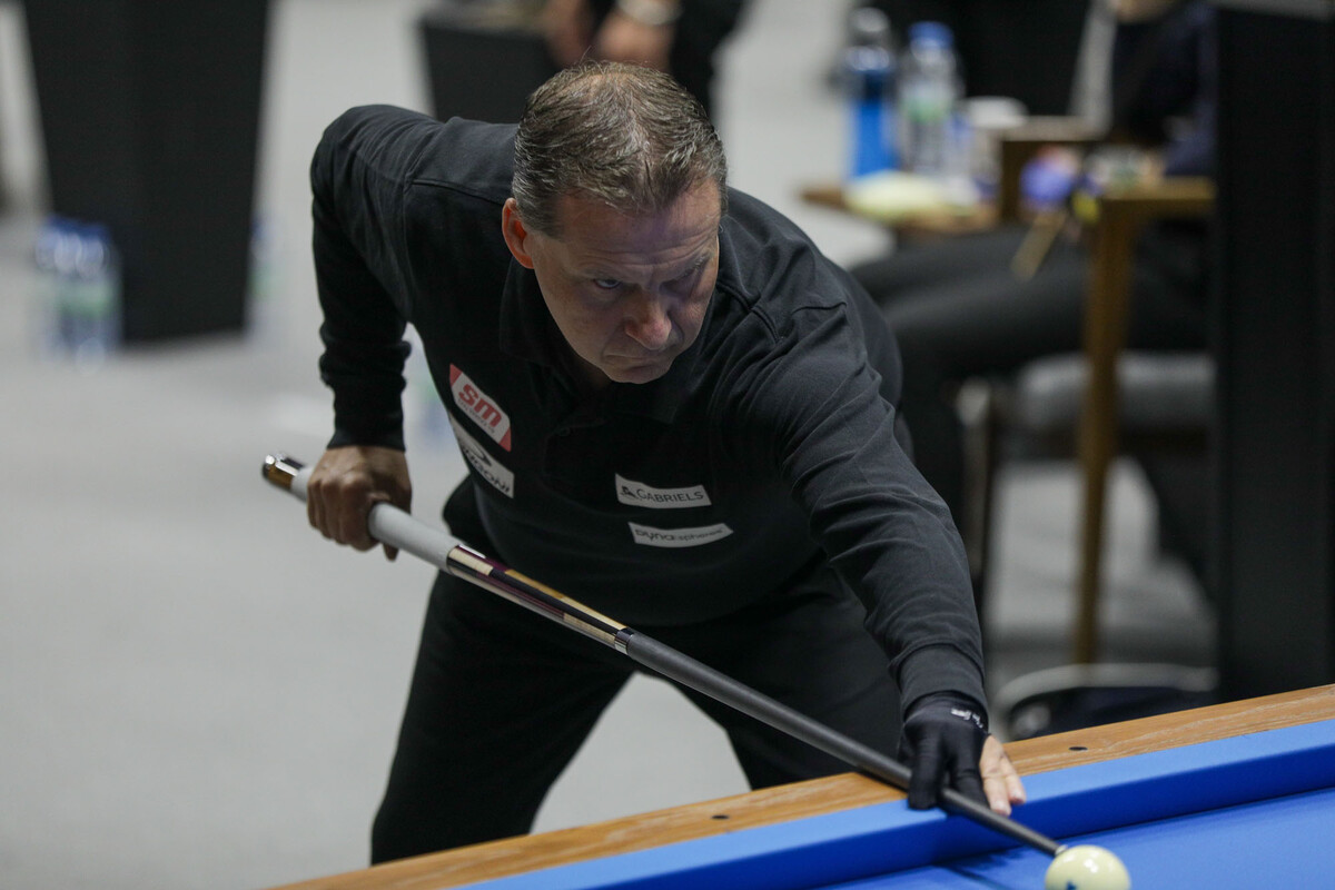 김행직은 첫 경기에서 최고 적수인 에디 멕스(벨기에)와 40:40 무승부를 기록했다. 멕스는 2위로 조별리그를 통과했다. 