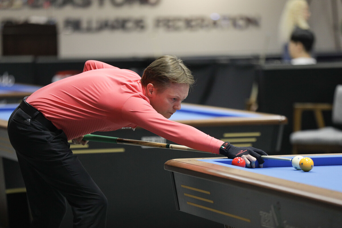 김행직과 8강에서 맞붙는 글렌 호프만(네덜란드).