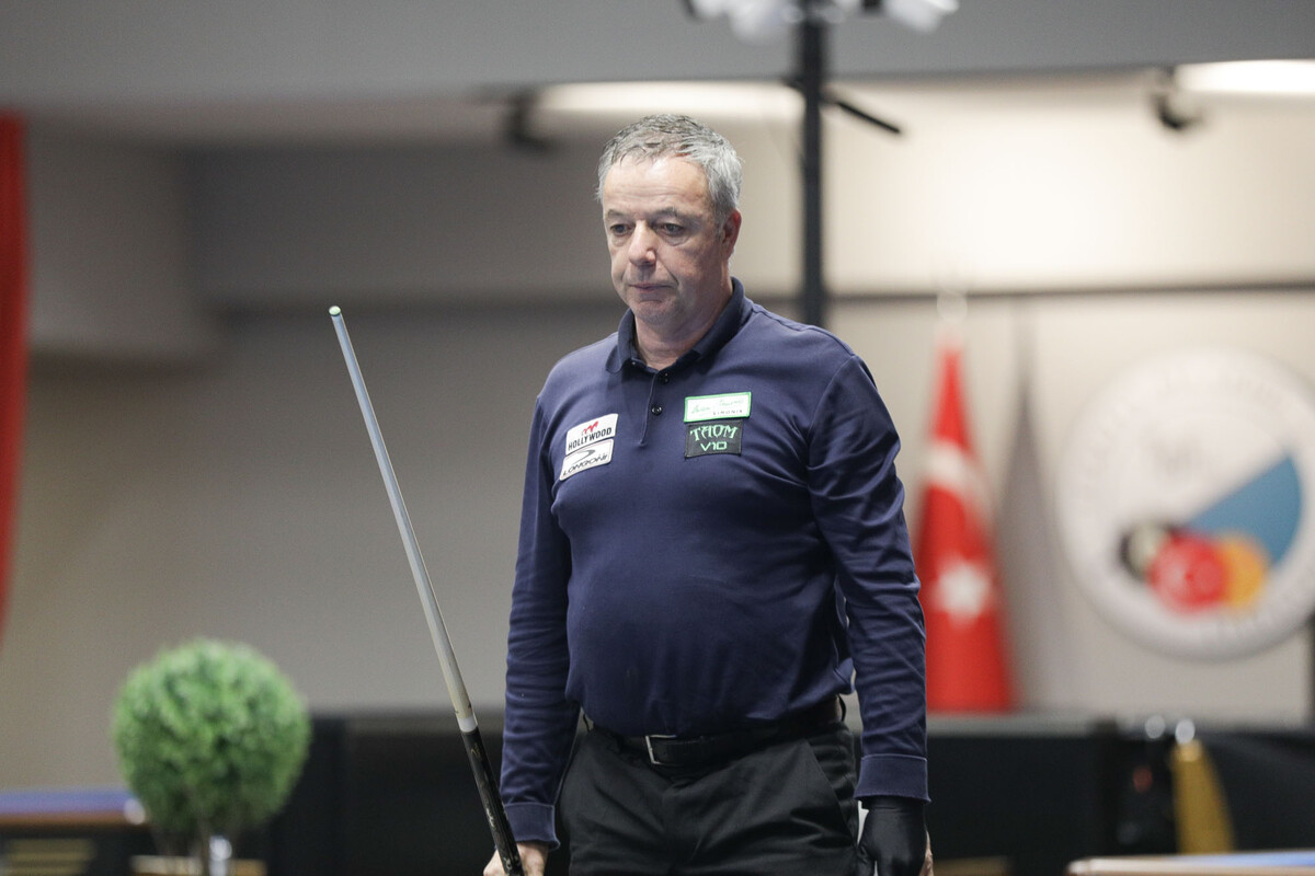 '세계랭킹 1위' 딕 야스퍼스(네덜란드)가 14일 앙카라 3쿠션 당구월드컵 8강전에서 에디 멕스(벨기에)에게 져 탈락했다.  사진=SOOP 제공