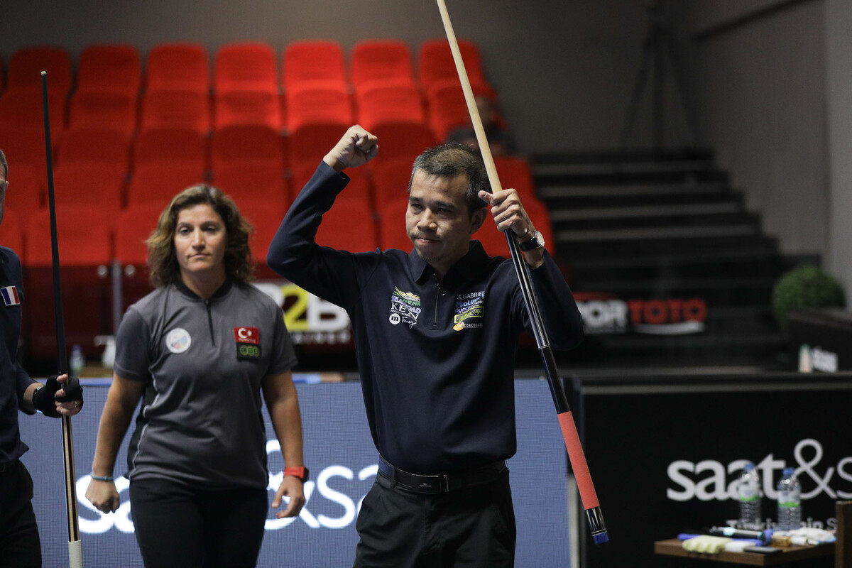 쩐뀌엣찌엔(베트남)은 이날 16강에서 허정한, 8강에서 제레미 뷰리(프랑스)를 누르고 준결승에 진출했다.