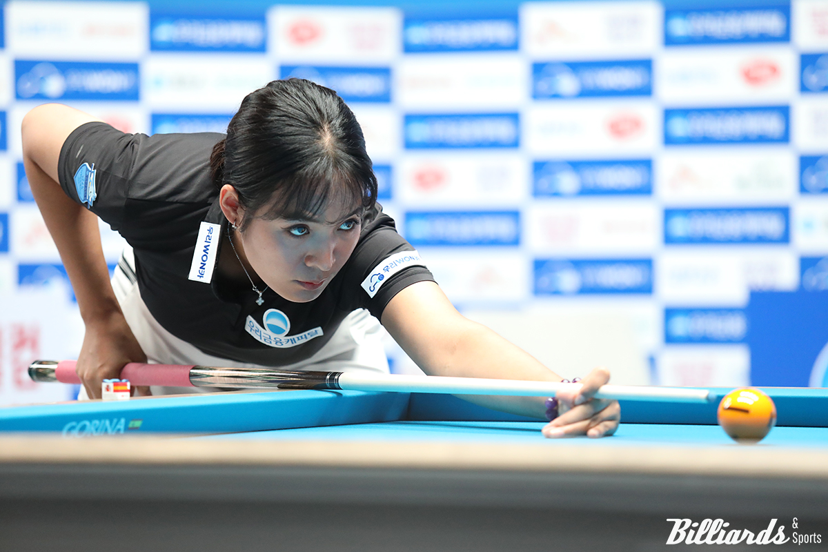 스롱 피아비(우리금융캐피탈)는 32강에서 김혜경을 세트스코어 3-0으로 꺾었다.