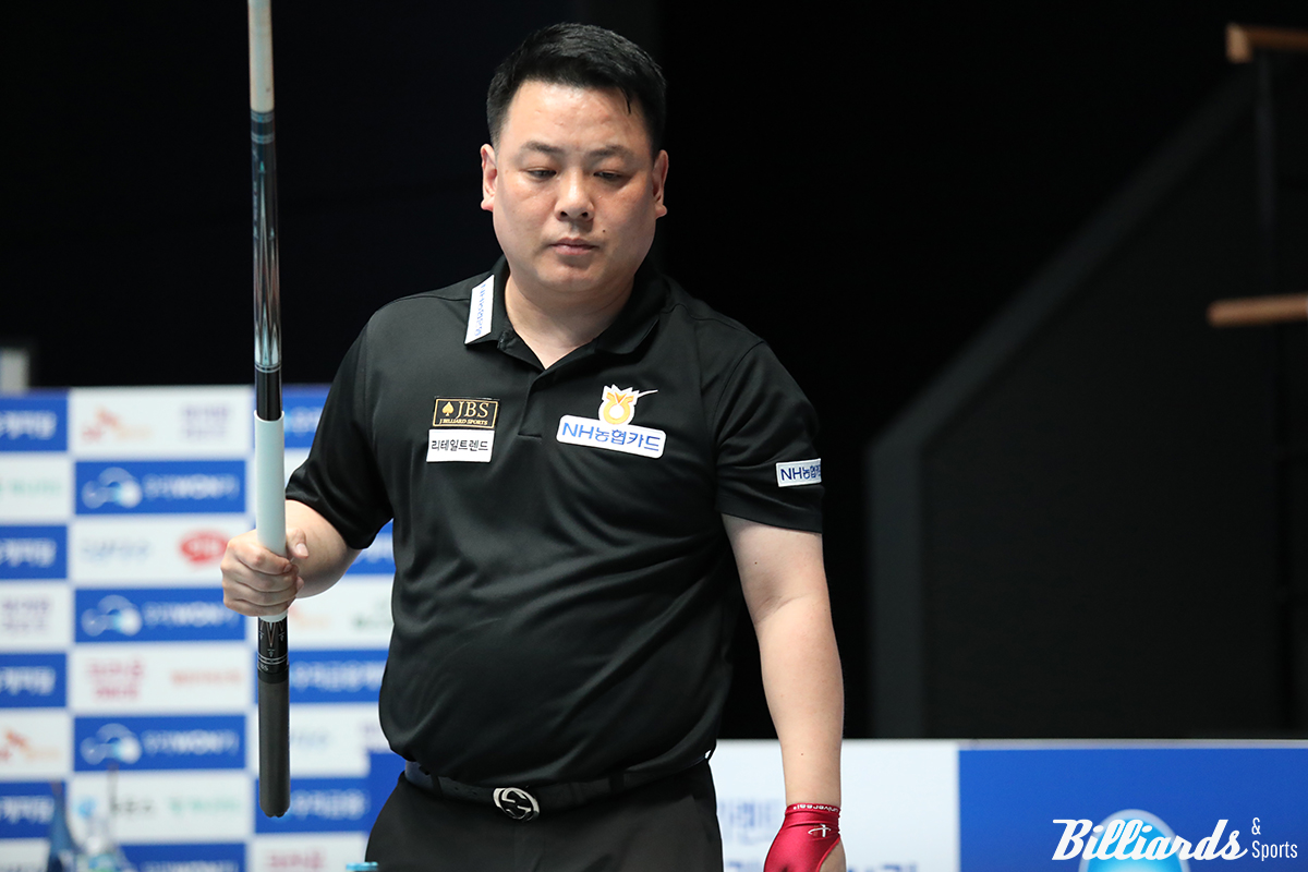 조재호(NH농협카드)가 시즌 개막전 128강전에서 탈락하는 이변이 일어났다.