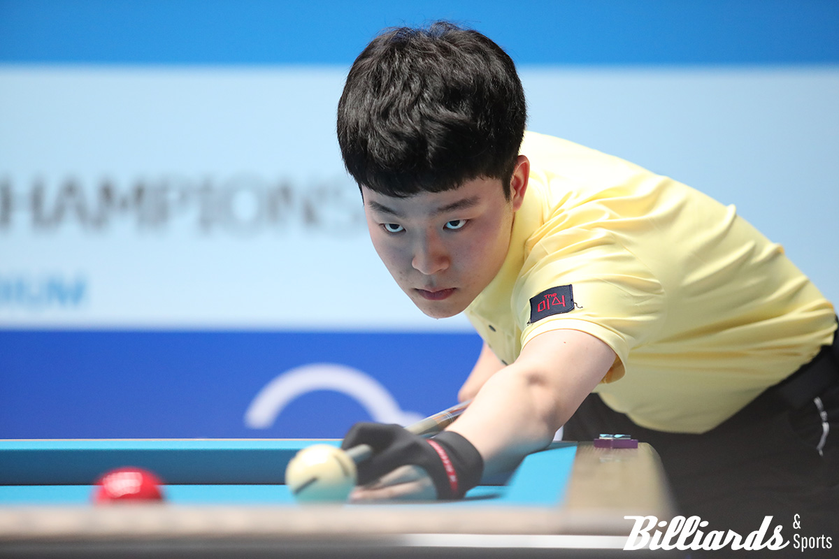 지난 시즌 '영건 시드롬'을 일으킨 김영원은 윤균호를 세트스코어 3-0으로 제압하고 64강에 진출했다.