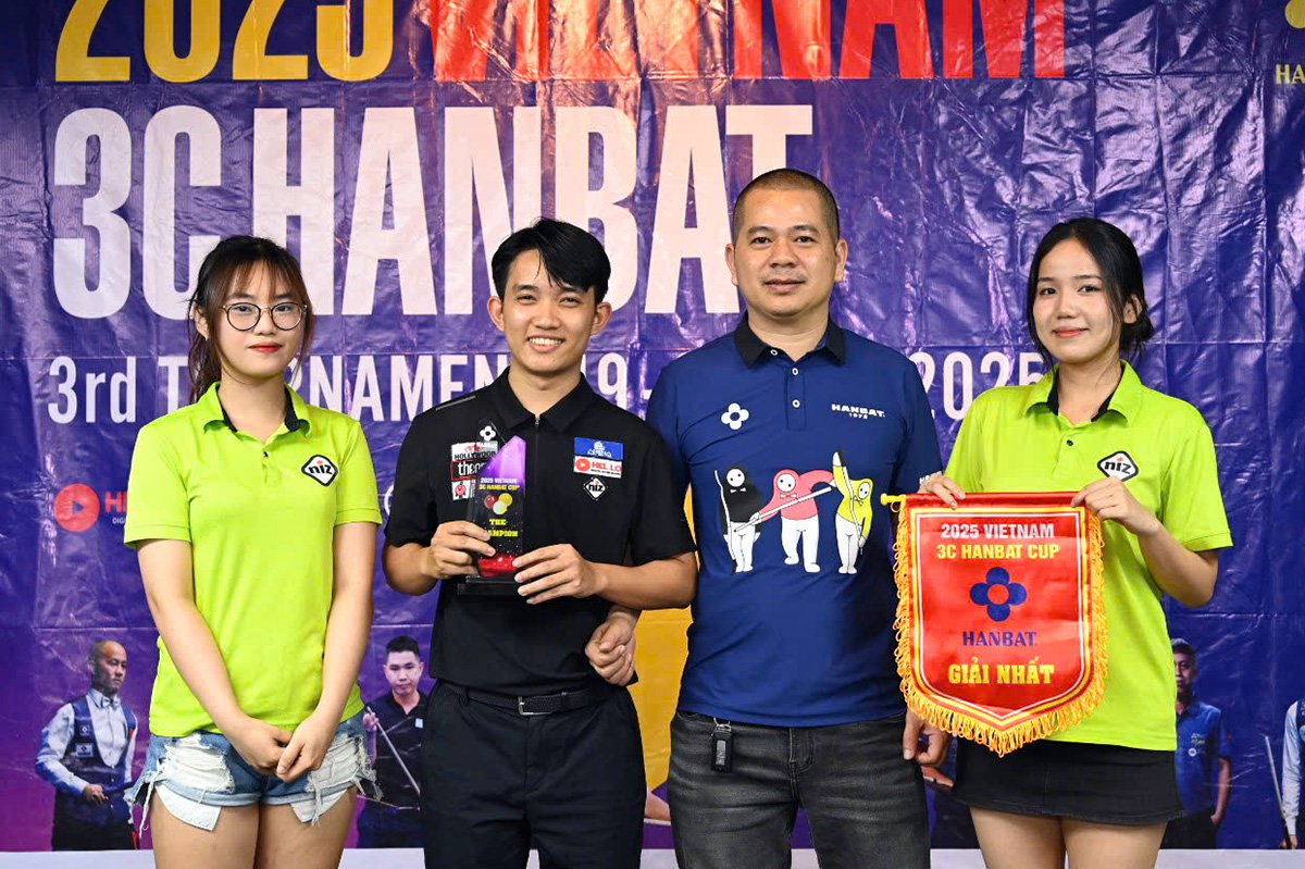 우승을 차지한 타이홍찌엠