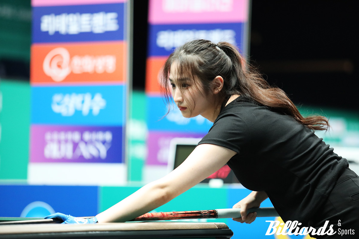 김가영과 64강에서 만나 김채연. 김채연은 1,300의 애버리지를 기록했지만 김가영을 따라잡기에는 역부족이었다.