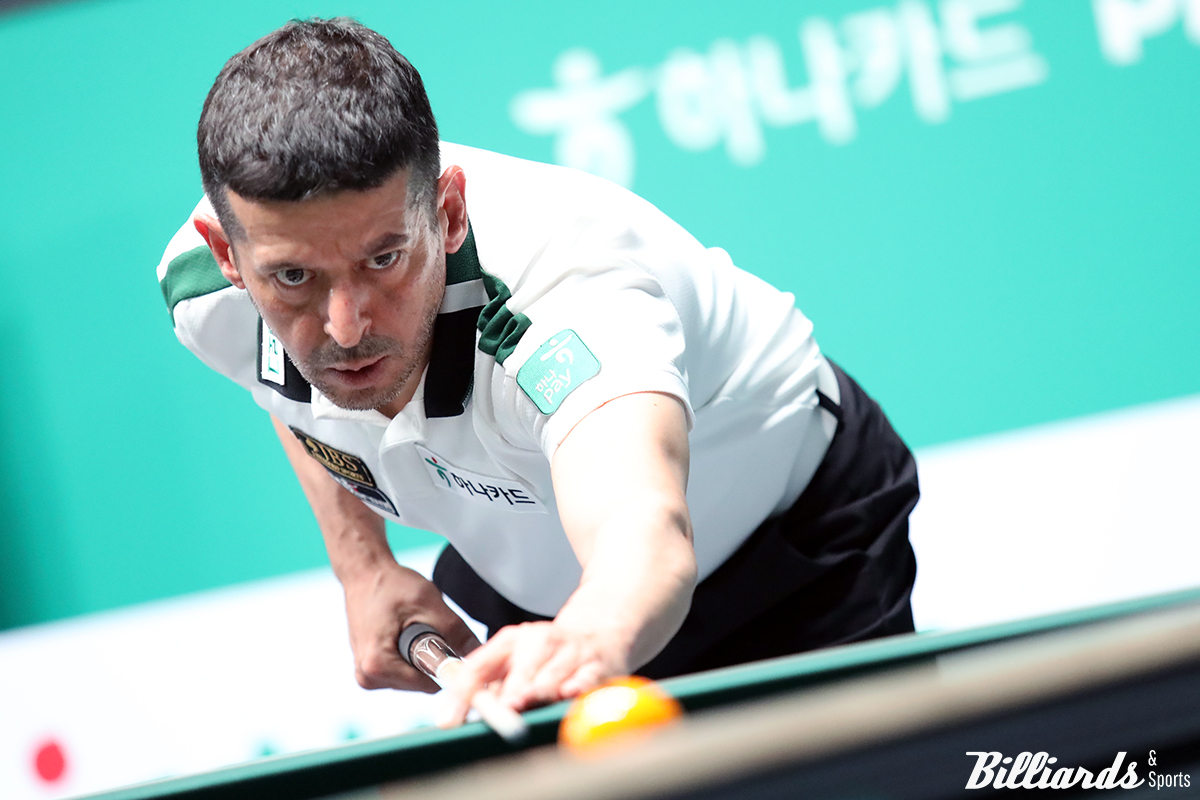 개막전을 우승한 무라트 나지 초클루(하나카드)가 1일 열린 하나카드 PBA 챔피언십 128강전에서 스폰서 와일드카드로 1부 투어에 첫 출전한 차경회에게 승부치기에서 1 대 2로 패해 탈락했다.  사진=고양/이용휘 기자