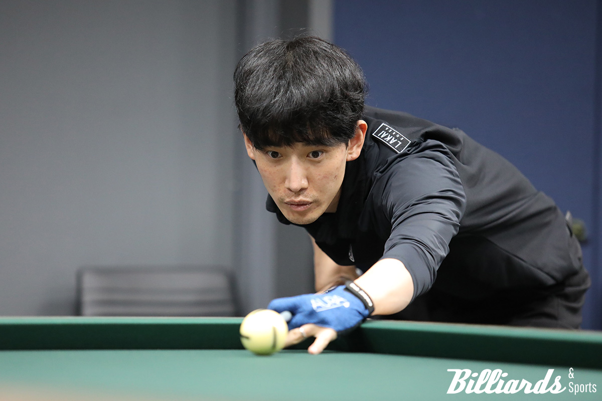 오태준을 꺾고 64강에 오른 김동영은 한 큐에 15점을 완성하며 대회 첫 퍼펙트큐를 기록했다.