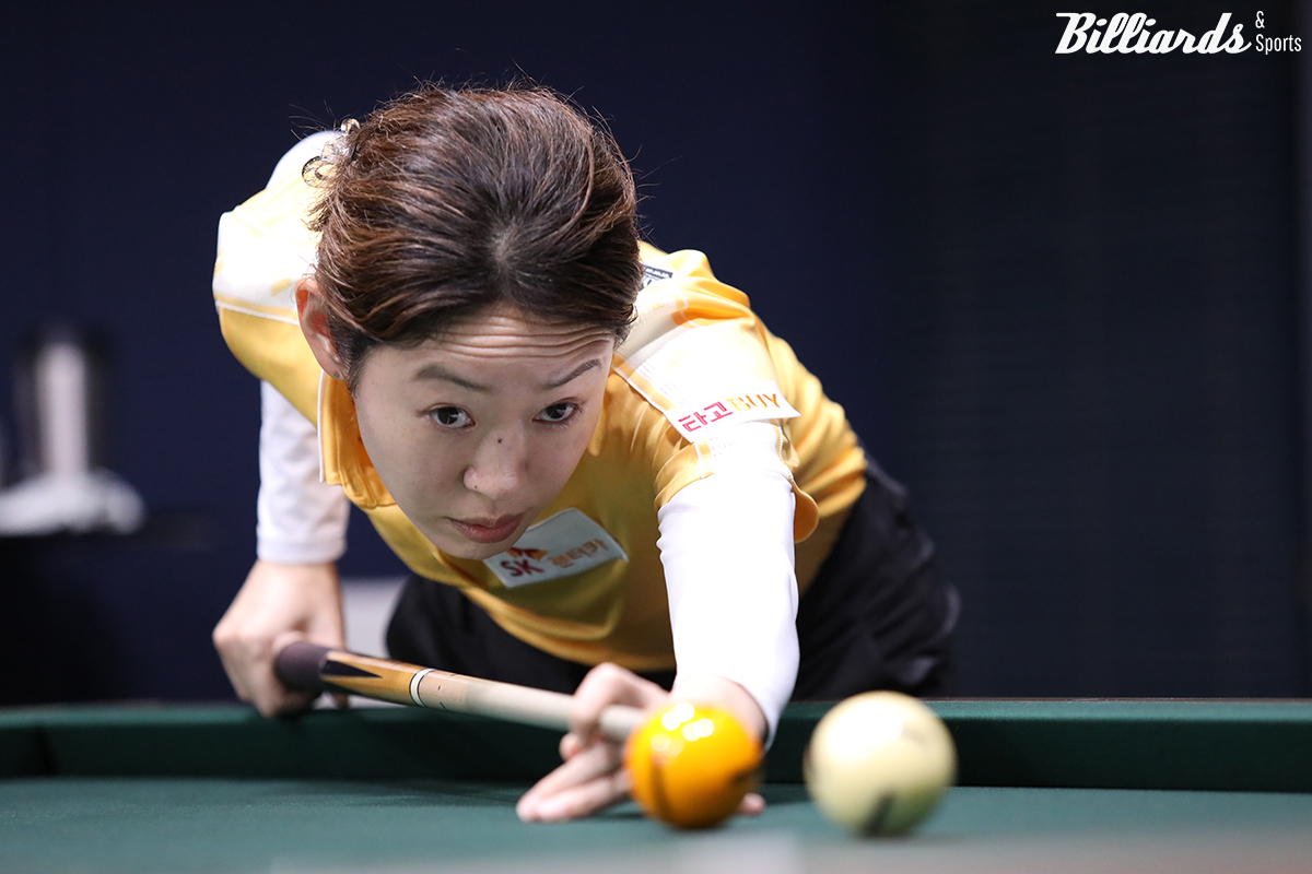 히다 오리에(SK렌터카)는 승부치기 접전  끝에 1 대 0으로 이다정을 꺾고 16강에 진출했다.