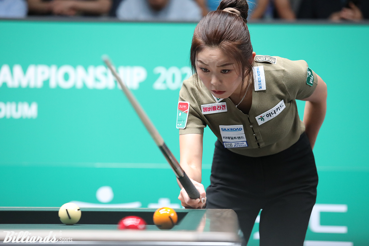 김가영은 1세트를 3이닝 만에 패한 뒤 2세트부터 애버리지 1점대에 육박하는 공격력을 앞세워 내리 세 세트를 따내 승리를 거뒀다.