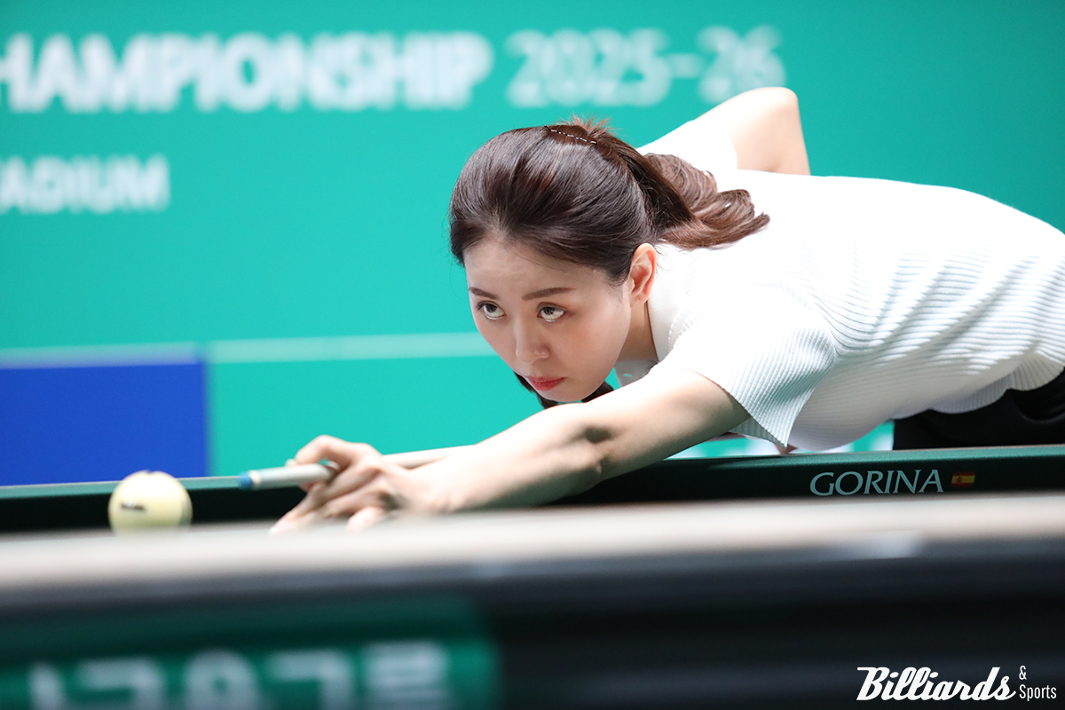 최지민은 3년 5개월여 만에 통산 세 번째 준결승에 진출해 김보라와 결승행 맞대결을 벌인다.