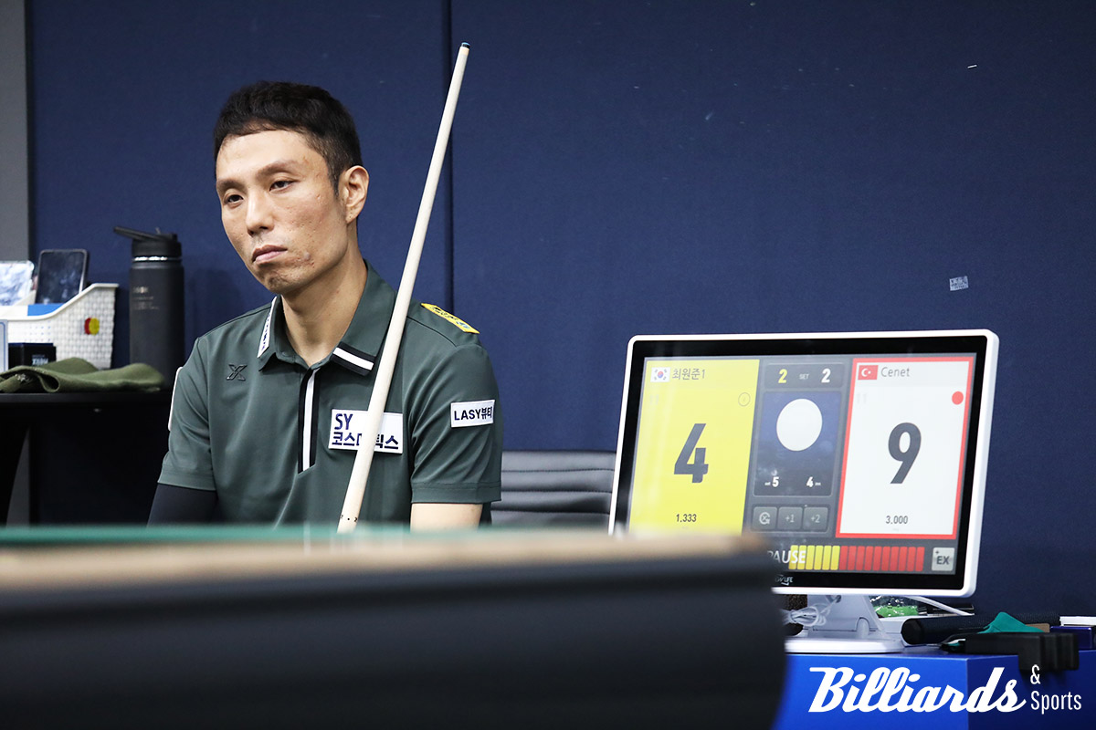 최원준1은 3세트에 퍼펙트큐를 기록하며 기세를 높였으나 끝내 풀세트 접전 끝에 세트스코어 2-3으로 패하고 말았다. 세트스코어 2-2, 4:9로 밀리고 있는 최원준1이 체네트의 마지막 뱅크샷을 지켜보고 있다.