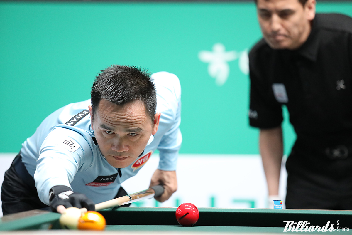 쩐득민(하림)이 PBA 복귀 두 번째 대회인 하나카드 챔피언십 16강전에서 베트남 유일 PBA 투어 우승자인 마민껌(NH농협카드)에게 하이런 15점 퍼펙트큐와 애버리지 2.813의 맹타를 휘둘러 세트스코어 3-0 승리를 거뒀다.  사진=고양/이용휘 기자