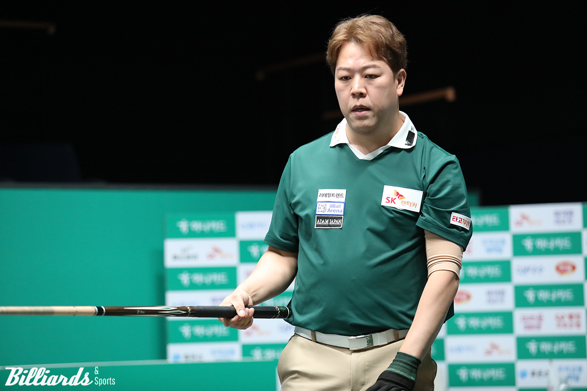 2세트를 13:8로 앞서 1-1 동점에 두 걸음 앞까지 갔으나 13:15로 역전패를 당해 세트스코어 0-2로 끌려갔다.