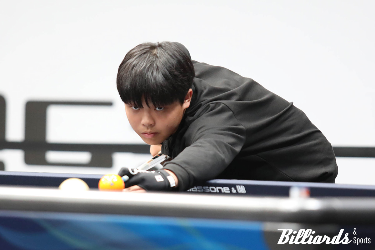 김현우는 이번 대회에서 김진삼, 김민석 등을 물리치고 16강에 올라 김행직과 8강행을 다퉜다.