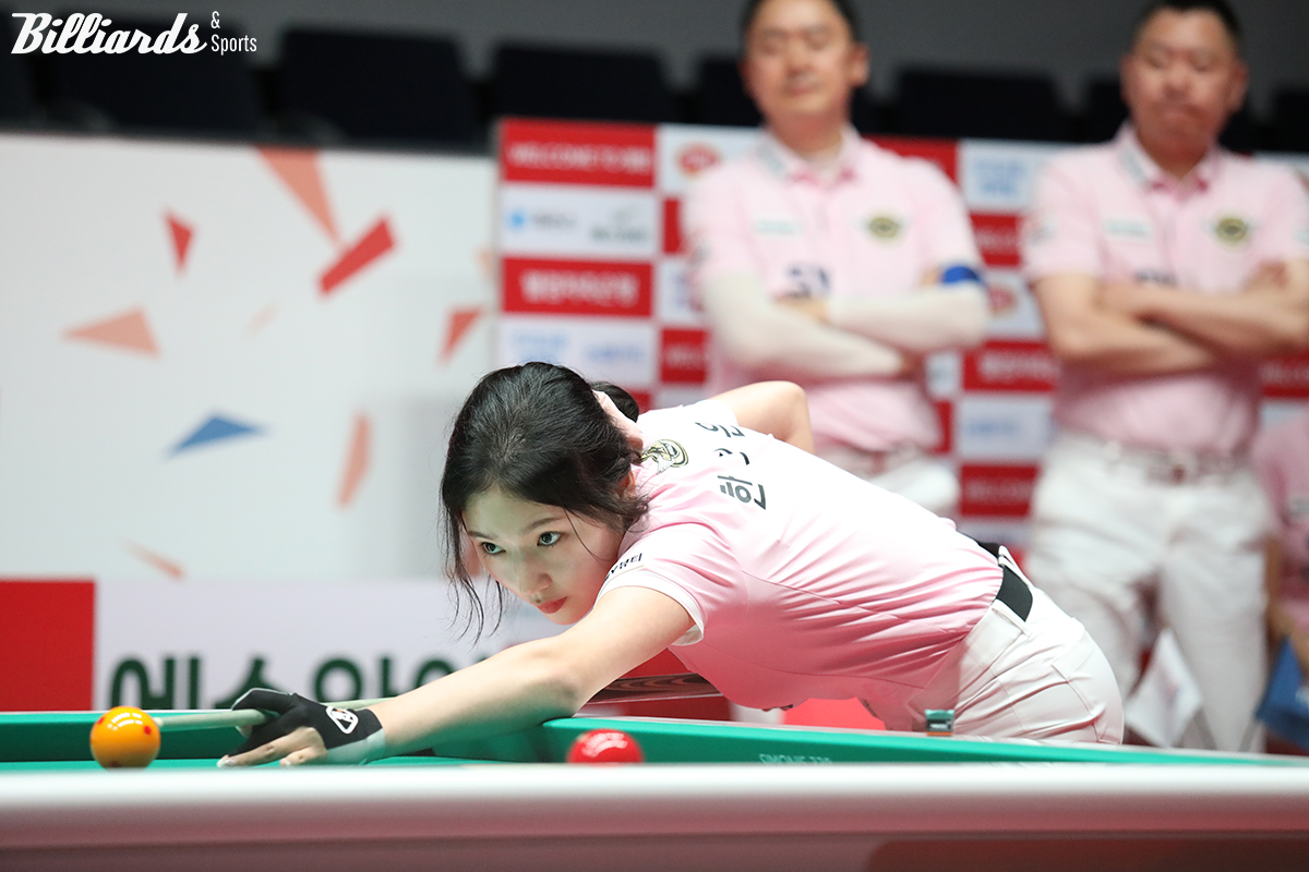 에스와이가 2세트에 터진 한지은의 '퍼펙트큐 9점타'에 힘입어 하나카드를 세트스코어 4-1로 누르고 2연승을 달렸다.  사진=고양/이용휘 기자