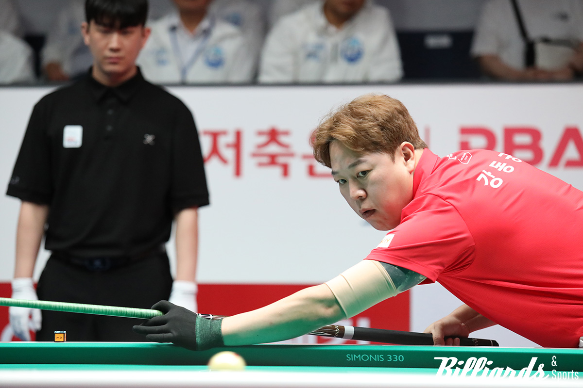 3세트 주장 대결에서 승리한 강동궁(SK렌터카)