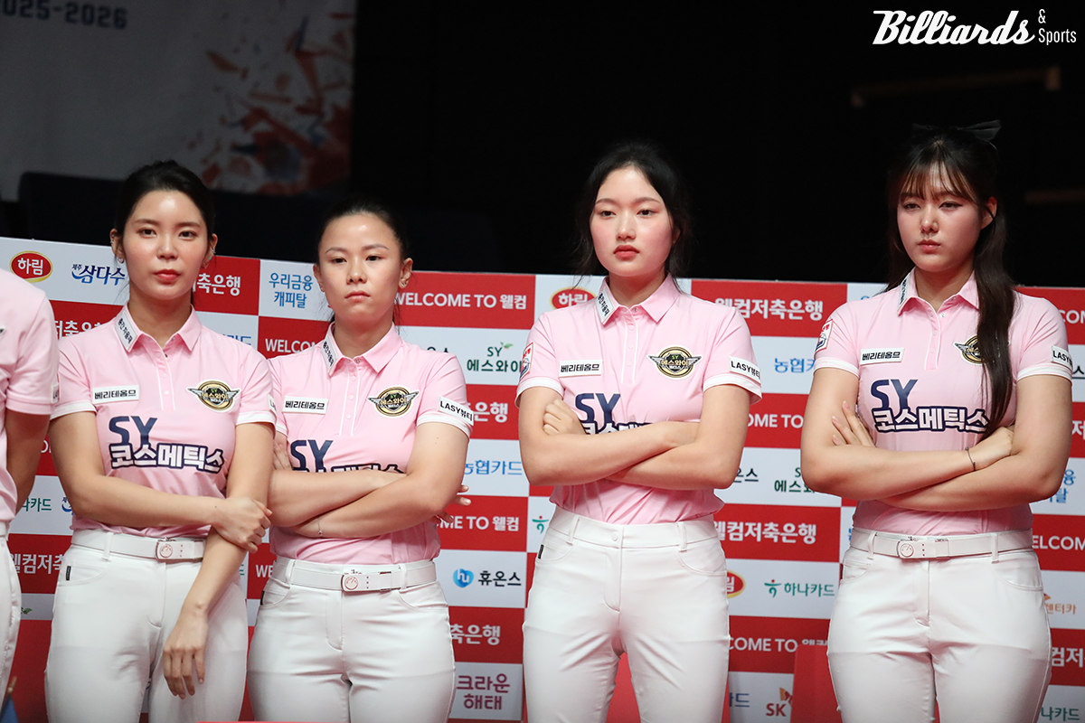 에스와이의 여자 선수들. 왼쪽부터 이우경, 응우옌호앙옌니(베트남), 한지은, 권발해.