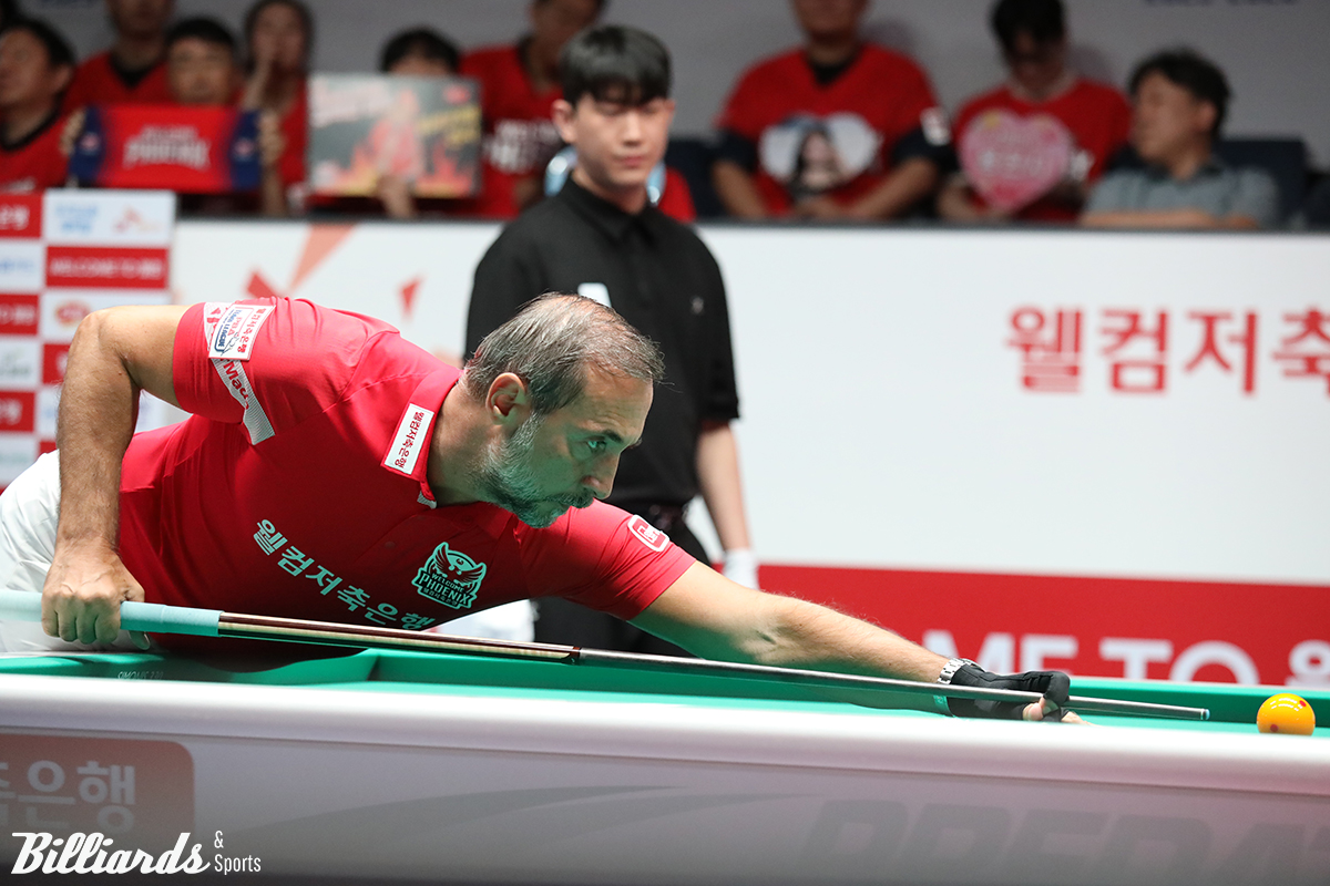 3세트 남자단식에서 세 경기 연속 승리를 이어간 웰컴저축은행 세미 사이그너(튀르키예).
