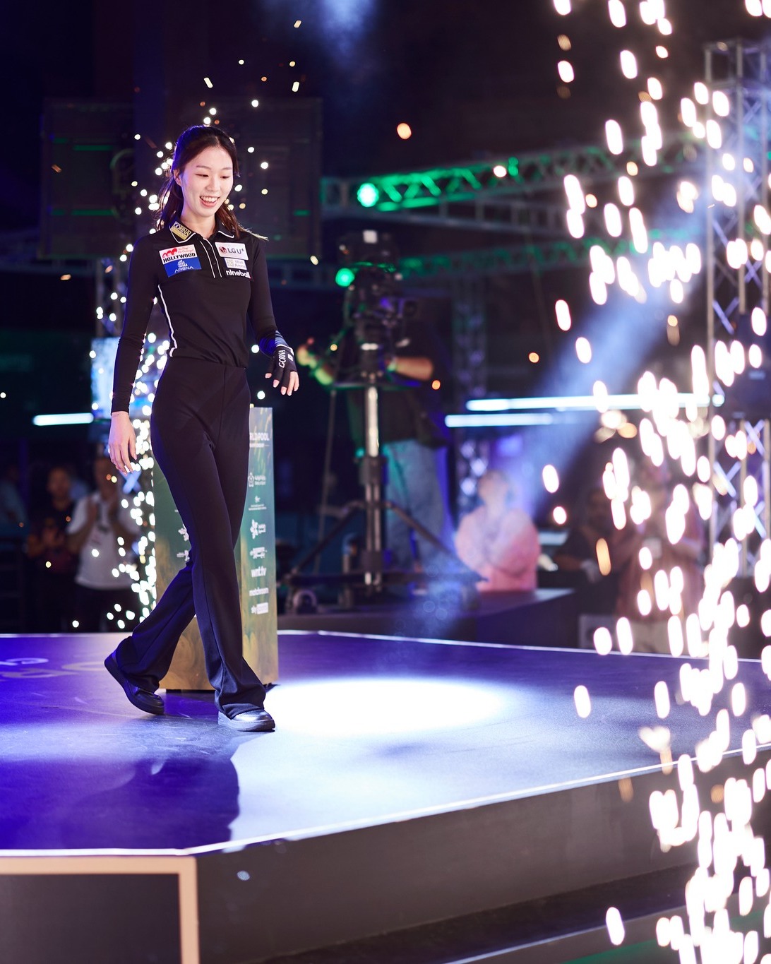 서서아가 경기장에 입장하고 있다. 